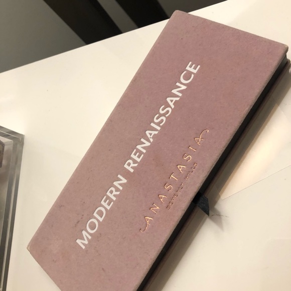 Eyeshadow plate - Picture 2 of 2